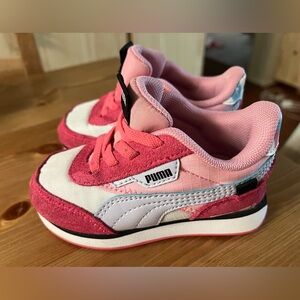 Puma Kids Sneakers in Pink and White